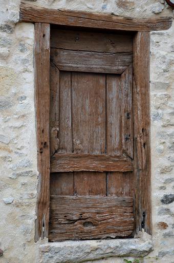 Door, narrow