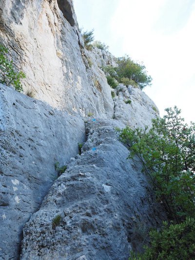 path_sidewalk_steep_exposed.width-400