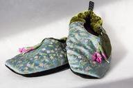 shoes_slippers_fashionable_stylish.width-400